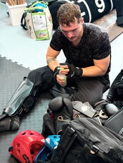 202511_fight-and-fitness_newcomer-sparring_02